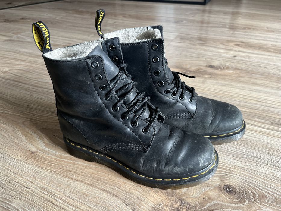 Buty Dr. Martens 38 – klasyczne czarne skórzane, ocieplane