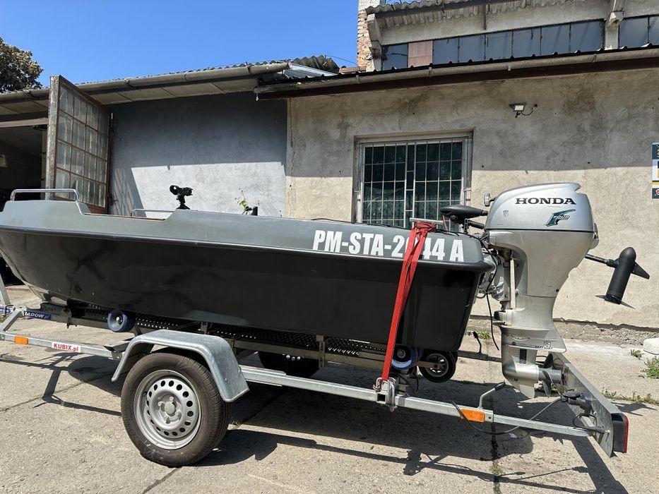 Łódka z silnikiem honda 20km