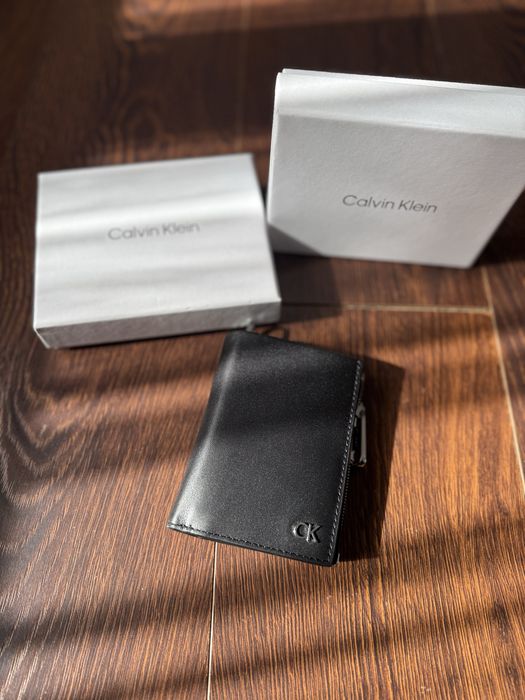 Шкіряний гаманець Calvin Klein