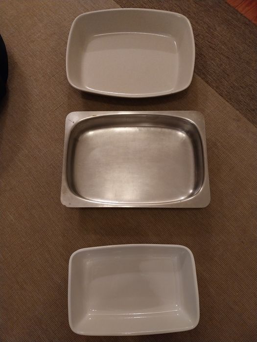 3 tabuleiros  para ir ao forno  tamanhos usados pouco em restaurante
