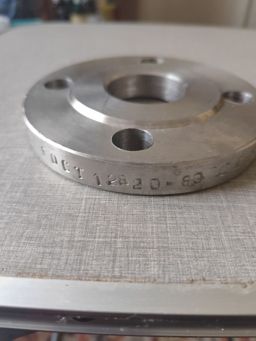 Фланці з нержавійки для з'єднання трубопроводів