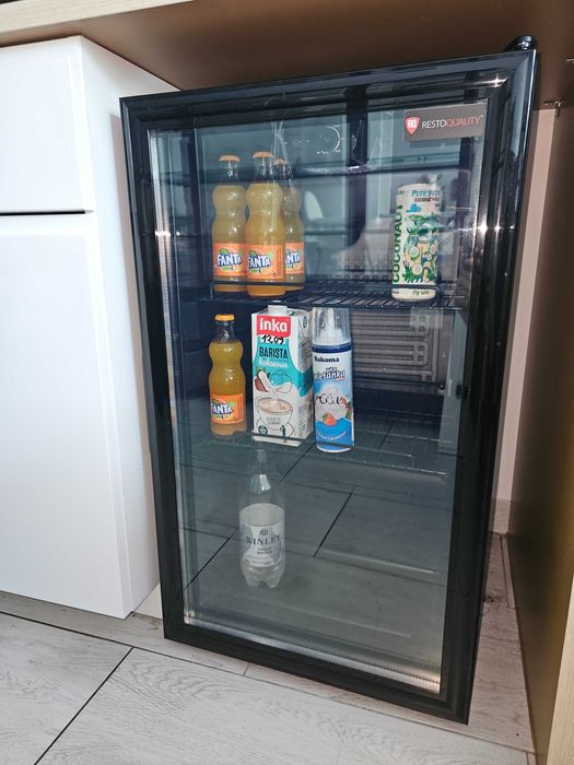 Lodówka przeszklona 110l
