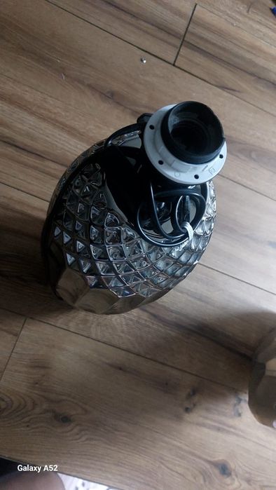 Base de candeeiro em prateado