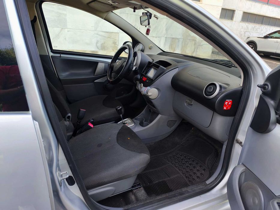 Toyota Aygo 1.0i Automático 2010