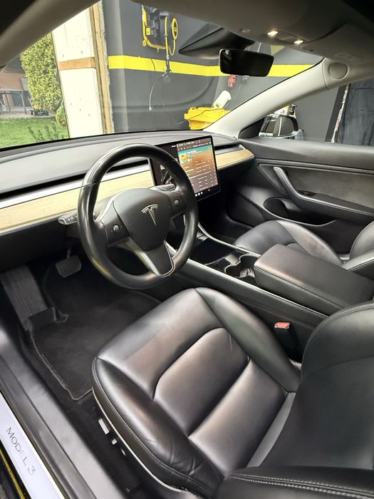 Tesla model 3 standard bezwypadek cesja vat 23%