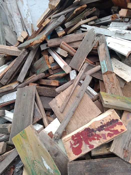 Сухие дрова порезанные по 30см.