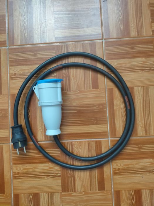 Adaptador de shucko para ficha CEE monofásica de 32A