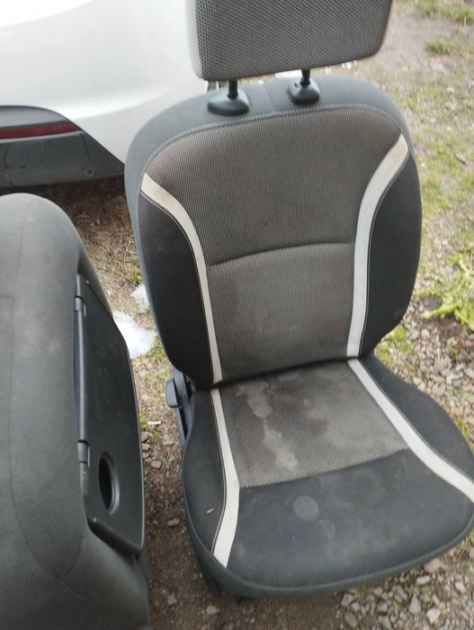 Fotele    osobowy Renault Kangoo