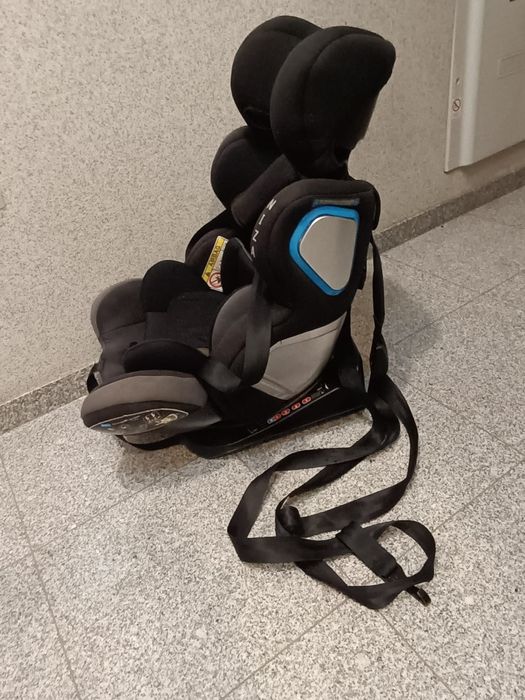 Cadeirinha bebé automóvel