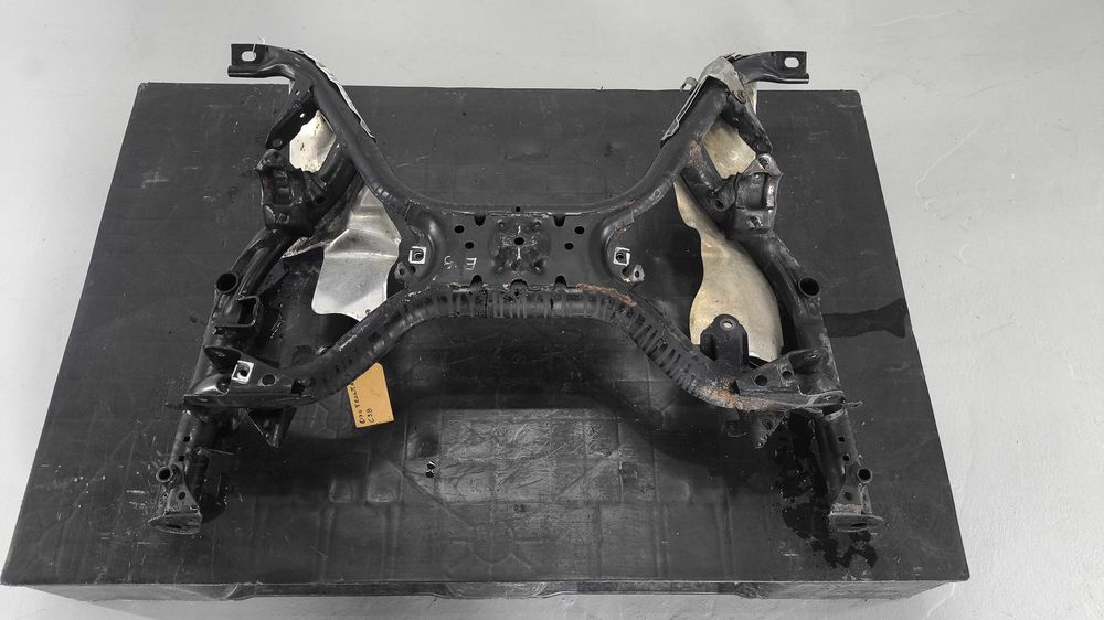 Charriot/Eixo Frontal BMW Serie 7 (E38)