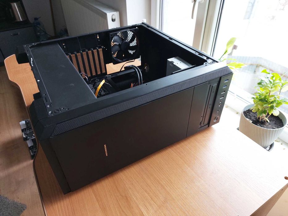 Obudowa ATX Modecom Oberon Pro LE + Zasilacz 400W