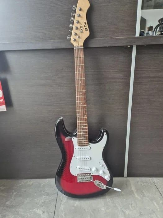 Gitara elektryczna Echo Stratocaster