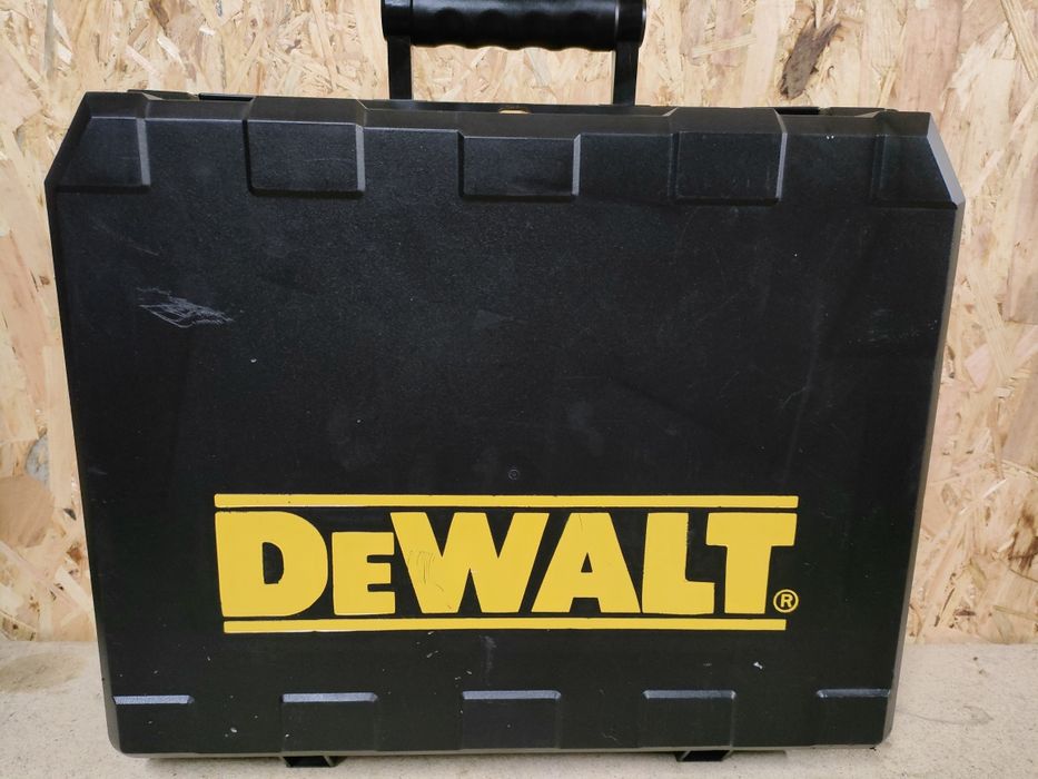 Gwoździarka sztyfciarka DeWalt DCN 660 D2