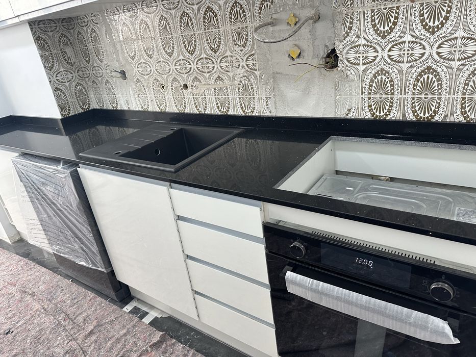 Marmore preto com brilhantes