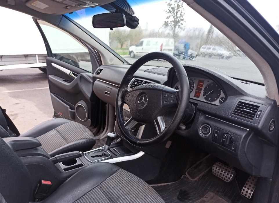 Розборка Mercedes-Benz W245 B200