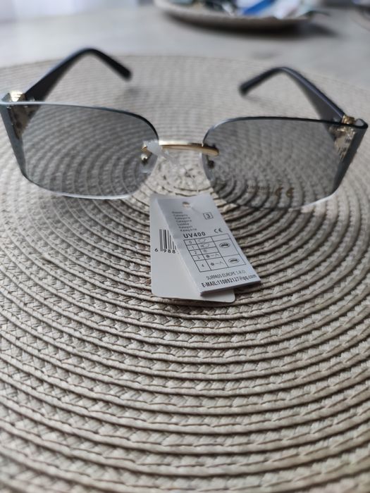 Okulary przeciwsłoneczne miumiu