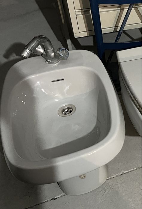 Bidés, Lavatório e torneiras