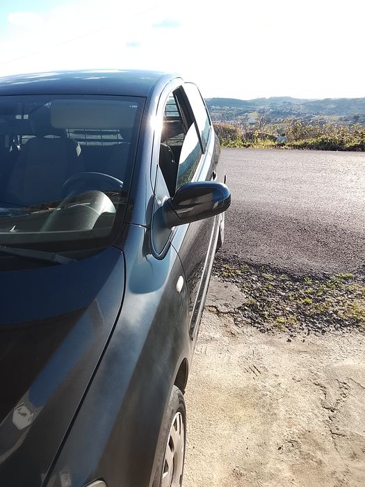 Vende-se carro comercial