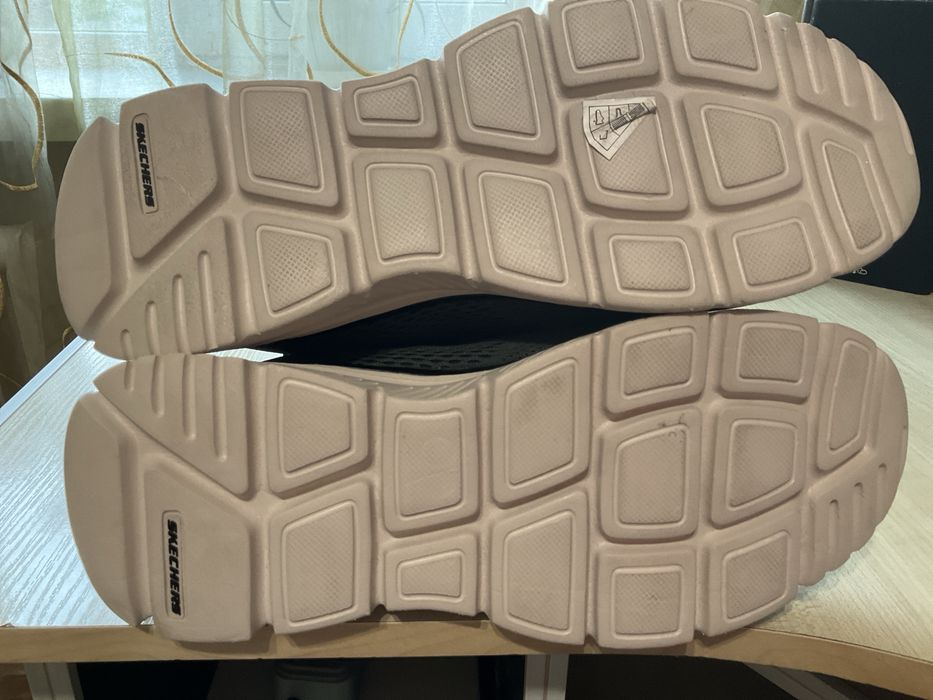 Кросовки чоловічі SKECHERS Нові