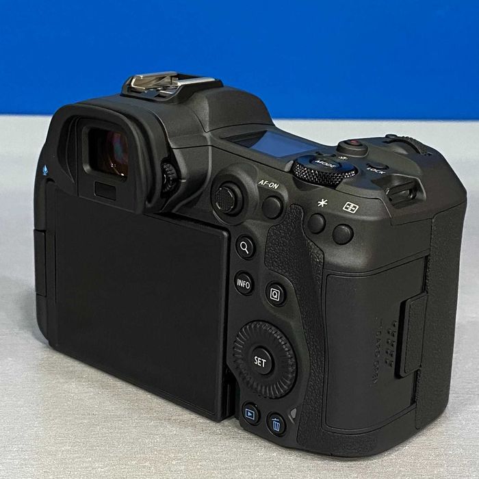 Canon EOS R5 (Corpo) - 45MP - NOVA