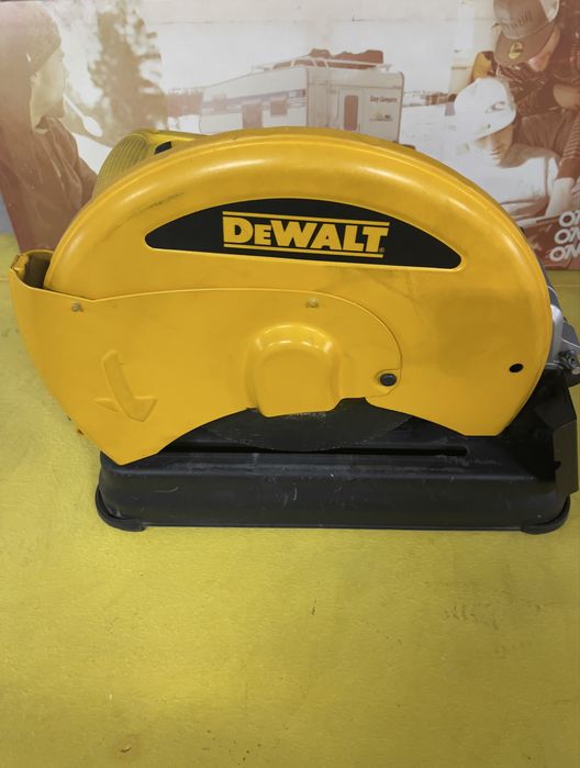 Maquina de corte DEMALT