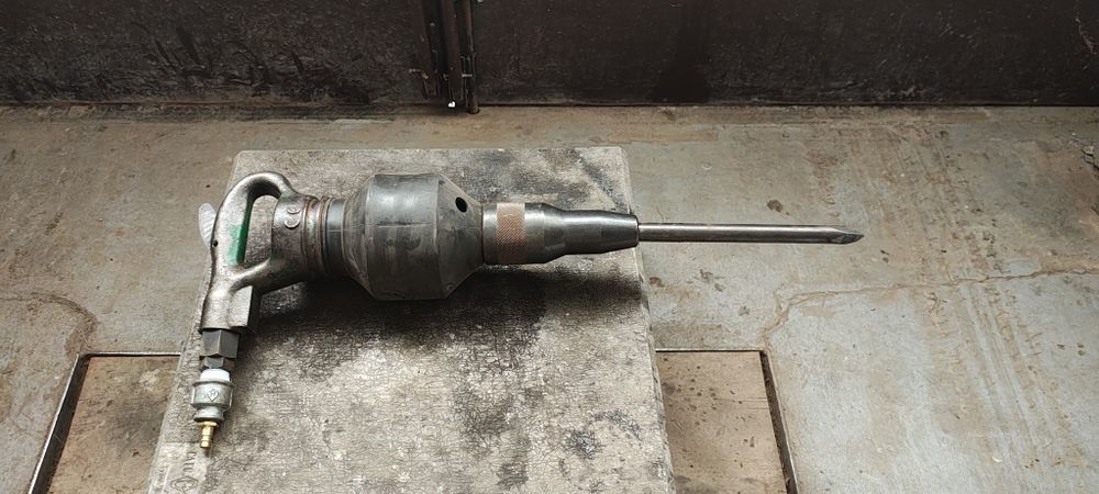 Młot wyburzeniowy, pneumatyczny