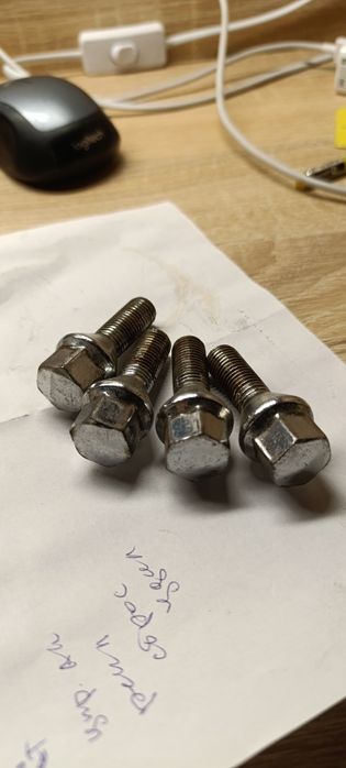 Колесный болт 16 шт. Комплект