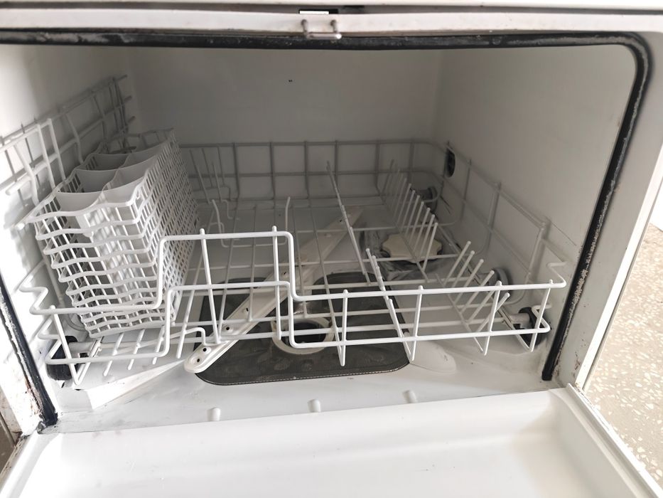 Electrolux ESF2440 посудомийна машина (на запчастини)