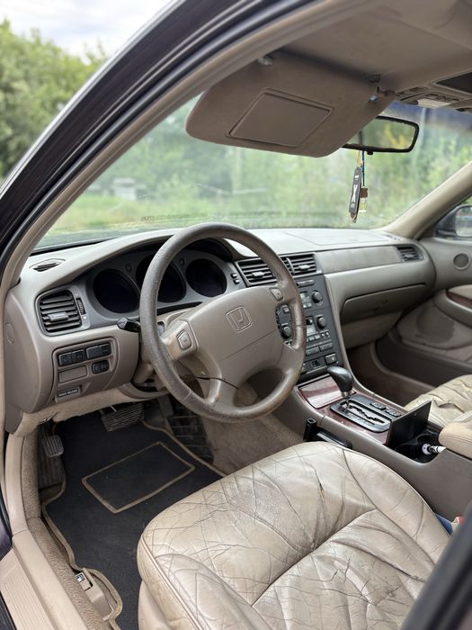 Honda Legend.