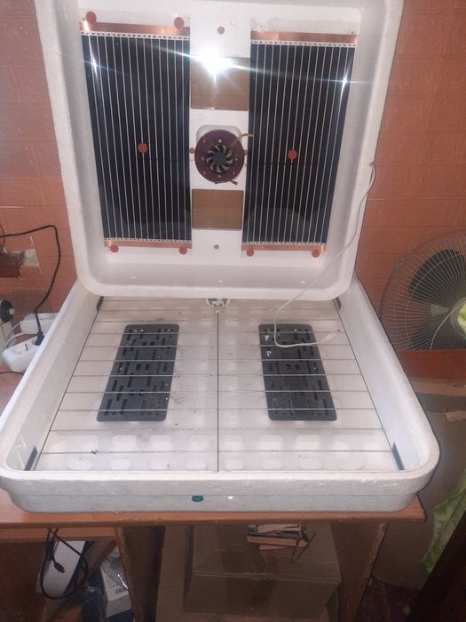 Инкубатор рябушка максимальна комплектація