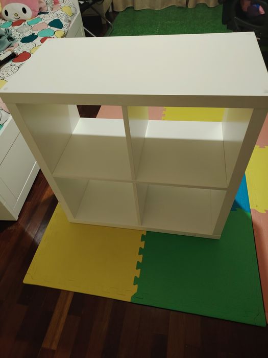 Móvel / Estante do IKEA