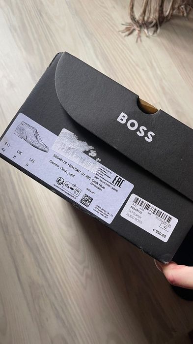 Нові чоловічі дербі,туфлі, бренд Hugo Boss, замшеві,42 р.Акція!