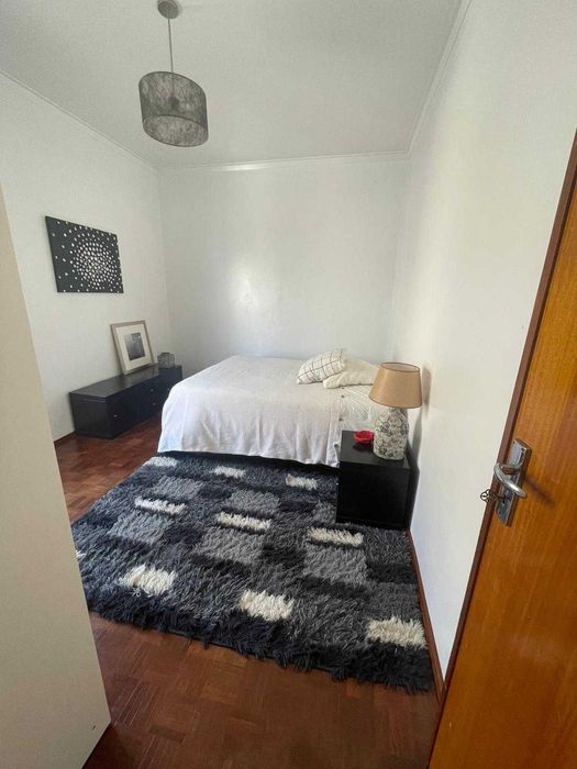 Aluga- se quarto em Algueirão, Mem Martins