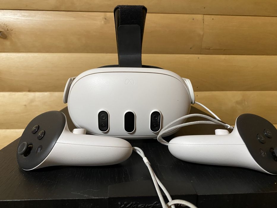 VR окуляри Meta Quest 3 з обсягом 128 Гб. + кріплення з батареєю