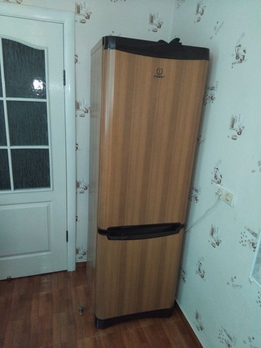 продам холодильник б-у