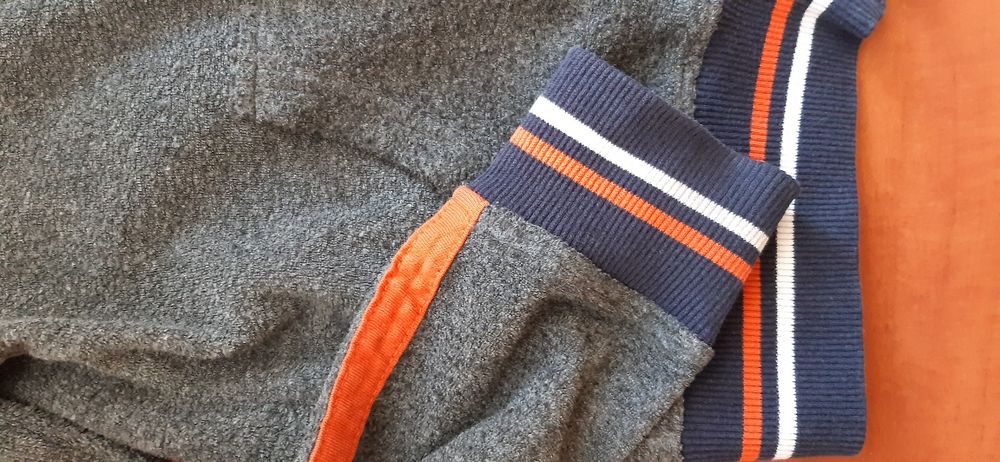 Bluza ze stójka na zamek 128