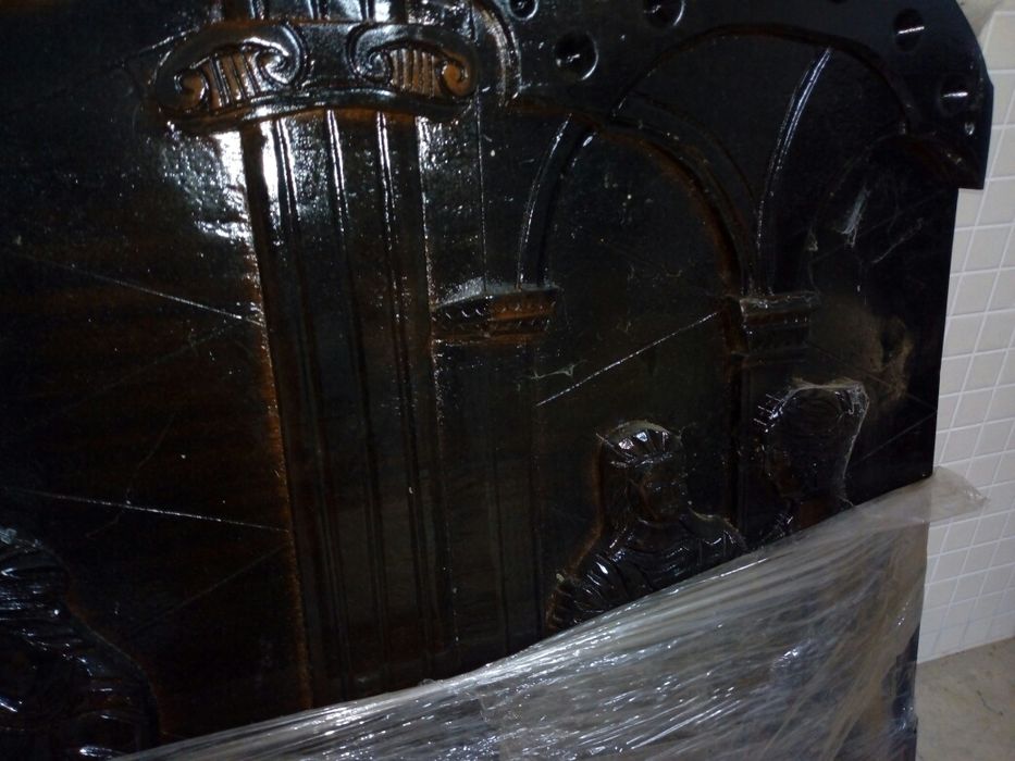 Quadro em madeira pau preto,  grande dimensão