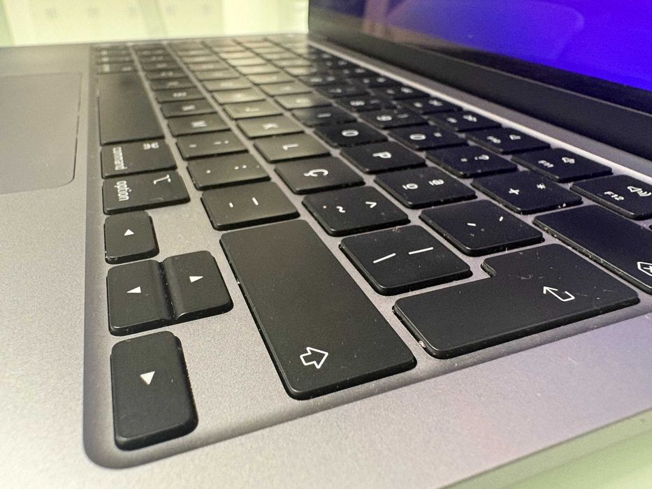 MacBook Air M2 13” 2024 | 8GB RAM | 256GB SSD | Impecável