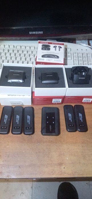 Наушники и роутер