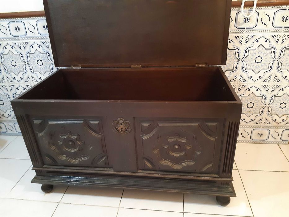 Arca madeira maciça, anos 70, excelente estado