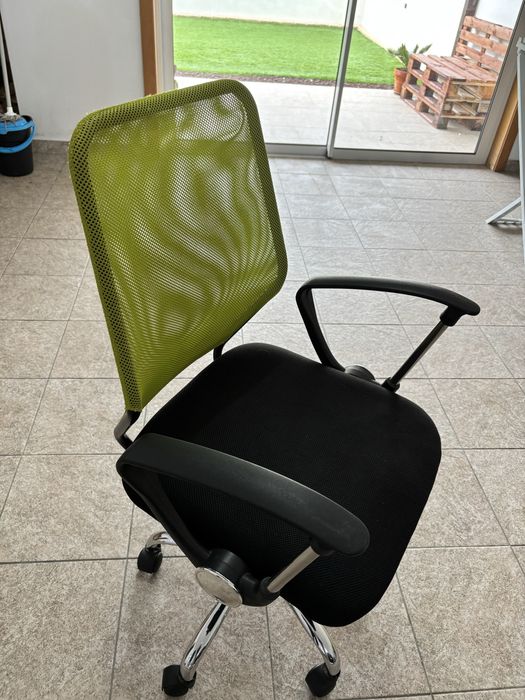Cadeira de escritorio como nova