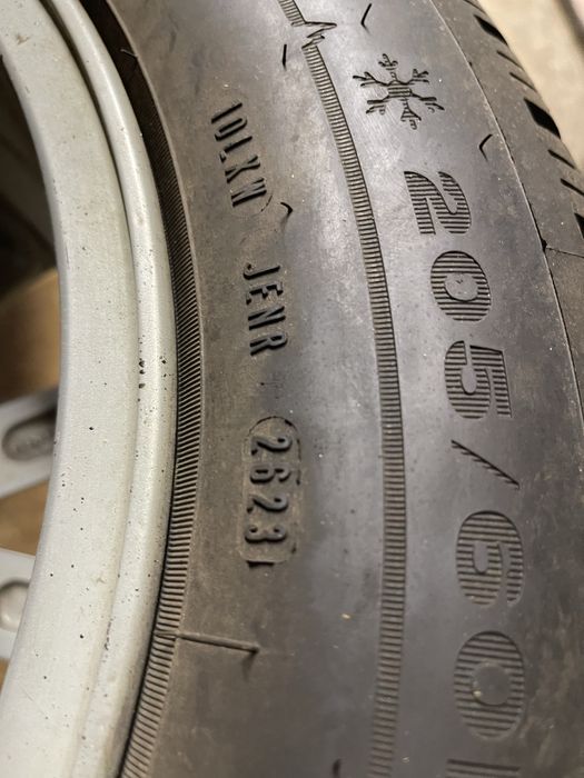 666 205 60 R16 Комплект зимних шин Dunlop