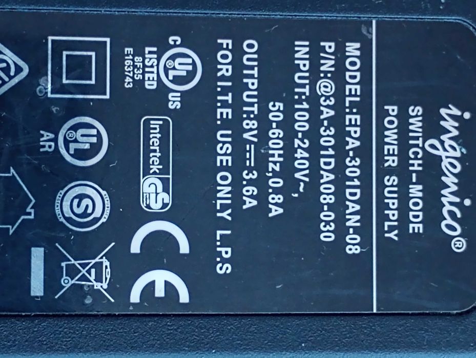 2 адаптери живлення для планшетiв 9.3V/4A та 8V/3.6A