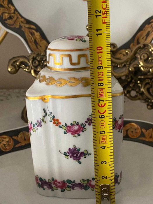 Pote/Frasco de Chá em Porcelana NG – Reprodução Oficial de Museu