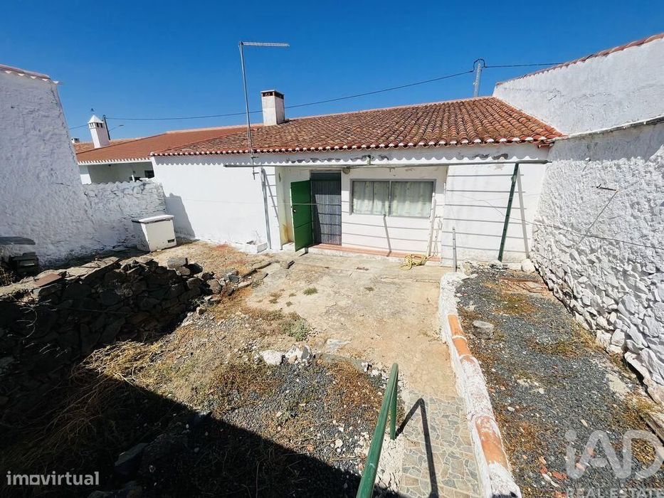 Moradia térrea T3 em Salvada e Quintos de 141 m2