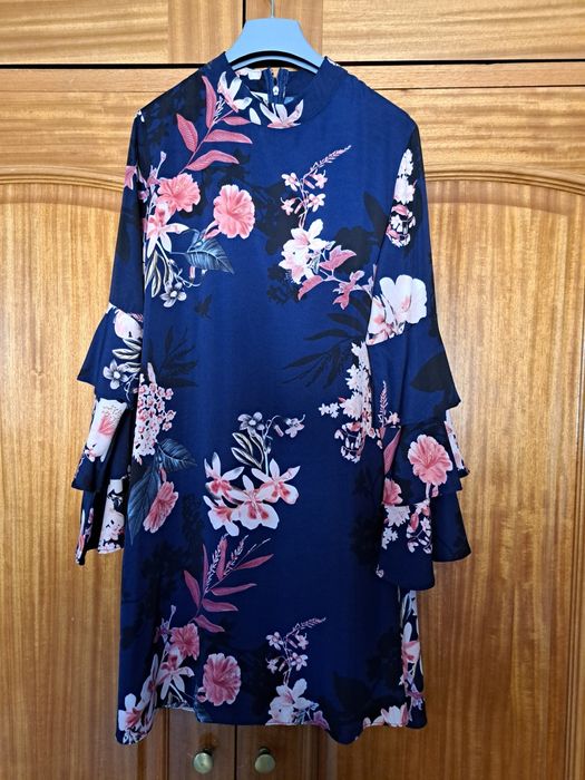 3 vestidos novos 15€ vendo individual