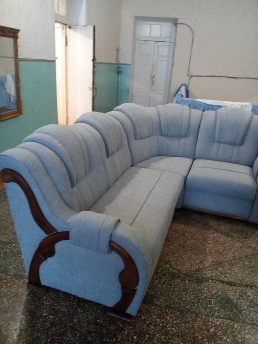 Ремонт перетяжка мягкой мебели. Большой выбор ткани. Фурнитура. Достав