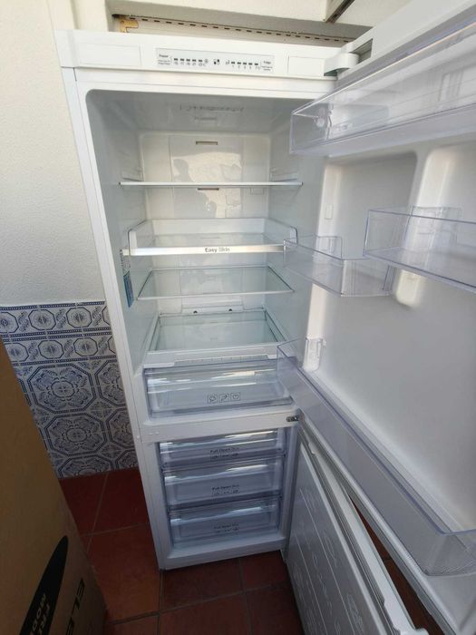 Frigorífico combinado Samsung RB30J3000WW – 321L – No Frost
