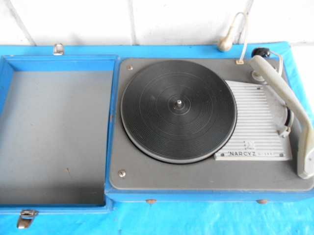Zabytkowy gramofon '' Narcyz " G - 260 dla kolekcjonerów
