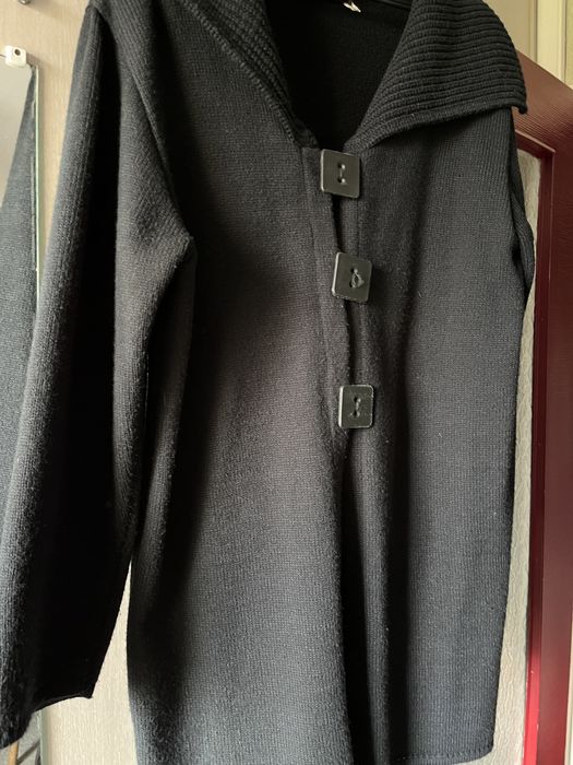 Czarny sweter z kołnierzem, rozm . XL